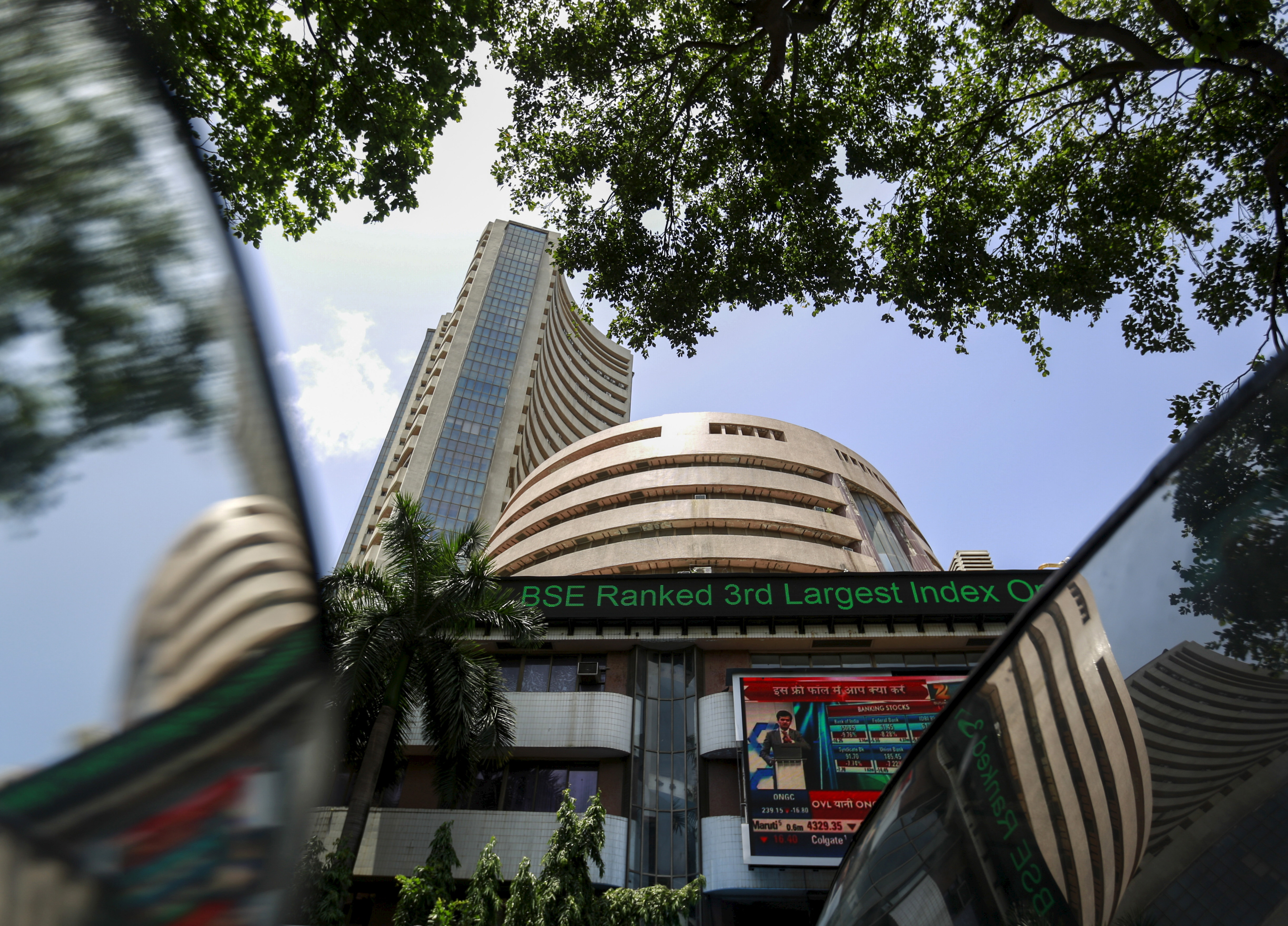 Sensex Gains 600 Points To Scale 61,000 Mark, Nifty Just Below 18,000