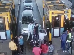 Video: Toll Plaza Worker Thrashed With Sticks After Asking For Payment Video: Toll Plaza Worker Thrashed With Sticks After Asking For Payment