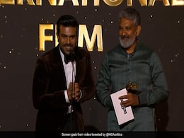 RRR के नाम एक और जीत, बेस्ट इंटरनेशनल फिल्म समेत 4 अवॉर्ड किए अपने नाम, एसएस राजमौली और राम चरण ने स्पीच में कही ये बात RRR के नाम एक और जीत, बेस्ट इंटरनेशनल फिल्म समेत 4 अवॉर्ड किए अपने नाम, एसएस राजमौली और राम चरण ने स्पीच में कही ये बात