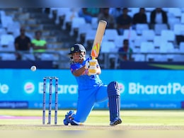 Richa Ghosh: 12वीं की परीक्षा के कारण न्यूजीलैंड के खिलाफ वनडे नहीं खेलेंगी ऋचा घोष Richa Ghosh: 12वीं की परीक्षा के कारण न्यूजीलैंड के खिलाफ वनडे नहीं खेलेंगी ऋचा घोष