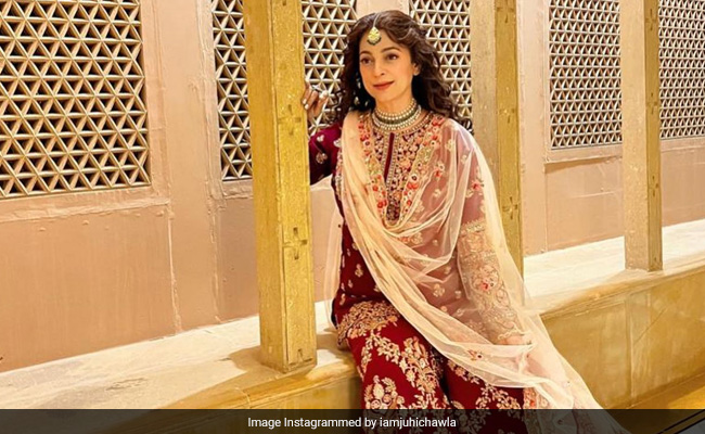 Pics Of Juhi Chawla's "Indian-Ness" At Kiara Advani-Sidharth Malhotra's Wedding In Jaisalmer