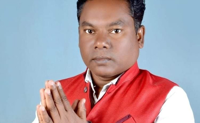 छत्तीसगढ़ : परिवार के सामने नक्सलियों ने की BJP नेता की हत्या, साली की शादी के लिए गए थे गांव