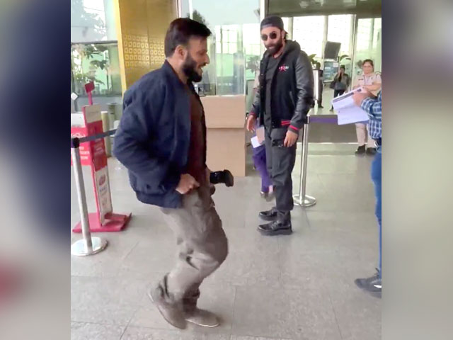 Ranbir Kapoor Shares A Fun Moment With The Paparazzi