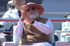 India Wants To Lift Defence Exports To $5 Billion By 2024/25: PM Modi India Wants To Lift Defence Exports To $5 Billion By 2024/25: PM Modi