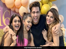 प्रियंका चौधरी ने अर्चना गौतम, श्रीजीता डे और राजीव अदातिया संग की जमकर पार्टी, हंस-हंसकर लोटपोट हुईं एक्ट्रेस प्रियंका चौधरी ने अर्चना गौतम, श्रीजीता डे और राजीव अदातिया संग की जमकर पार्टी, हंस-हंसकर लोटपोट हुईं एक्ट्रेस