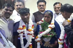 Madhya Pradesh Man, Released From Pak Jail, Reunites With Family Madhya Pradesh Man, Released From Pak Jail, Reunites With Family