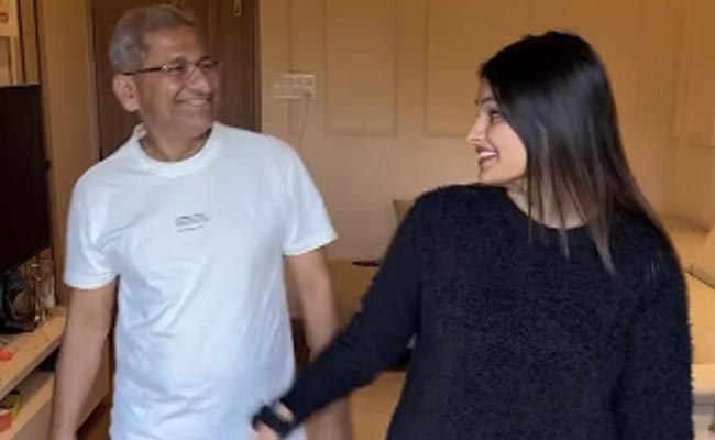 ससुर और बहू ने एक साथ किया डांस, वीडियो वायरल होने पर कहा- मेरी बेटी है, मुझे अच्छा लगता है!