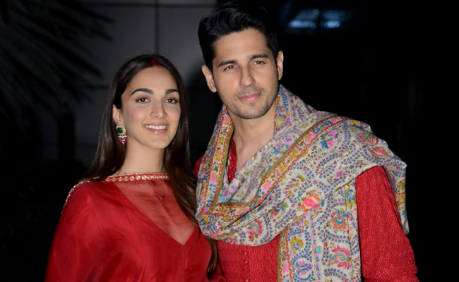 Pics: Newlyweds Kiara Advani And Sidharth Malhotra Are Twinning And Winning At Delhi Airport