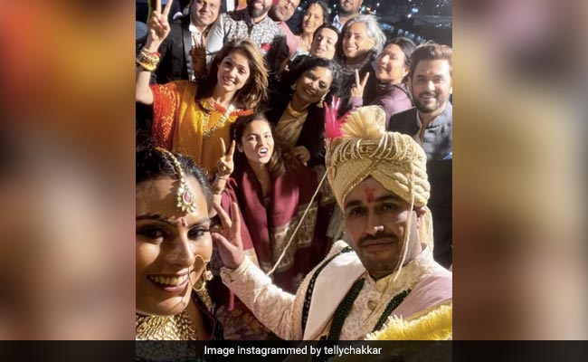 'कोमल' के बाद 'चक दे! इंडिया' की 'बलबीर कौर' ने की शादी, तान्या अब्रोल की वेडिंग तस्वीरें और वीडियो हुए वायरल