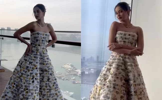 कलरफुल मिडी ड्रेस में 'स्प्रिंग समर' फैशन गोल्स दे रही हैं अनन्या पांडे