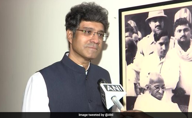 CR Kesavan, Great-Grandson Of C Rajagopalachari, Quits Congress