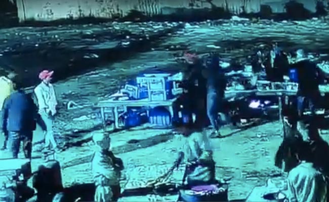 खाने की प्लेट नहीं देने पर DJ वालों ने की केटरिंग स्टाफ की हत्या, सामने आया CCTV फुटेज