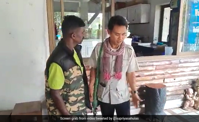 Watch: Wholesome Exchange Between Tamil Nadu Mahout And Thai Trainer Wins Internet