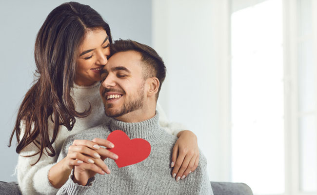 6 Romantic Ideas To Make Your Date Night At Home Special This Valentine's Day 2023
