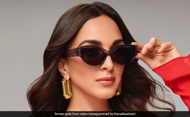 We Simply Cannot Take Our Eyes Off Kiara Advani In A Crimson Cutout Dress