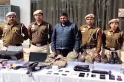 दिल्ली के शख्स ने एयरफोर्स में नौकरी दिलाने का वादा कर 100 लोगों को ठगा : पुलिस दिल्ली के शख्स ने एयरफोर्स में नौकरी दिलाने का वादा कर 100 लोगों को ठगा : पुलिस