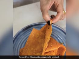 Chilli Garlic Roomali Roti: शेफ सारांश गोइला ने बनाई चिली गार्लिक के फ्लेवर वाली रुमाली रोटी, देखते ही मुंह में आ जाएगा पानी Chilli Garlic Roomali Roti: शेफ सारांश गोइला ने बनाई चिली गार्लिक के फ्लेवर वाली रुमाली रोटी, देखते ही मुंह में आ जाएगा पानी