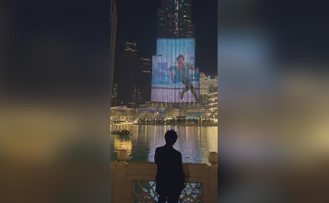 Kartik Aaryan's <I>Shehzada</I> Trailer Lights Up Burj Khalifa - He's " On Top Of The World"