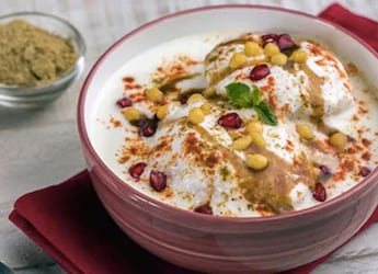 Vada Turning Too Hard? 5 Quick Tips To Make Street-Style Dahi Bhalla Vada Turning Too Hard? 5 Quick Tips To Make Street-Style Dahi Bhalla