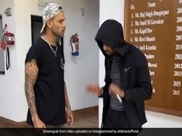 धवन के साथ Shreyas Iyer ने जबरदस्त डांस कर फैन्स को किया कंफ्यूज, लोग बोले- आईला ये तो फिट है..' धवन के साथ Shreyas Iyer ने जबरदस्त डांस कर फैन्स को किया कंफ्यूज, लोग बोले- आईला ये तो फिट है..'