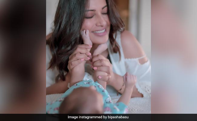 Bipasha Basu's New Pic With Daughter Devi Has The Internet's Heart