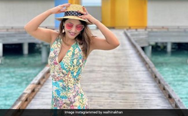 Hina Khan Found The "Perfect Place In Paradise." See Maldives Album