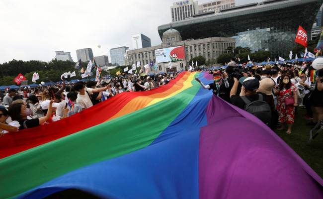 In A Landmark Ruling, South Korean Court Recognises Same-Sex Couple's Rights