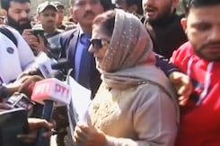 Mehbooba Mufti Detained During Protest March To Parliament Mehbooba Mufti Detained During Protest March To Parliament