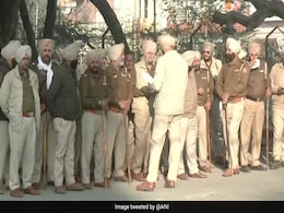पंजाब : मादक पदार्थ के अंतरराष्ट्रीय गिरोह का भंडाफोड़, दो लोग गिरफ्तार पंजाब : मादक पदार्थ के अंतरराष्ट्रीय गिरोह का भंडाफोड़, दो लोग गिरफ्तार