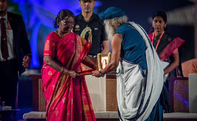 "<i>Rishi</i> Of Modern Times": President Murmu On Sadhguru At Mahashivratri Event