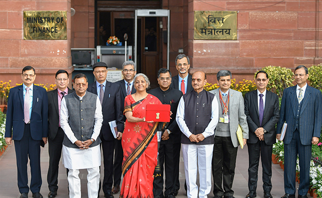 राजकोषीय घाटा 2025-26 तक 4.5 प्रतिशत से नीचे लाया जाएगा : निर्मला सीतारमण