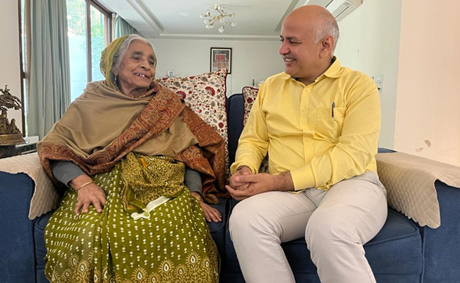 Manish Sisodia's Message For Arvind Kejriwal Ahead Of Questioning By CBI