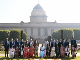 CJI डी.वाई. चंद्रचूड़ और सुप्रीम कोर्ट के जजों ने राष्ट्रपति के बुलावे पर किया अमृत उद्यान का दौरा CJI डी.वाई. चंद्रचूड़ और सुप्रीम कोर्ट के जजों ने राष्ट्रपति के बुलावे पर किया अमृत उद्यान का दौरा