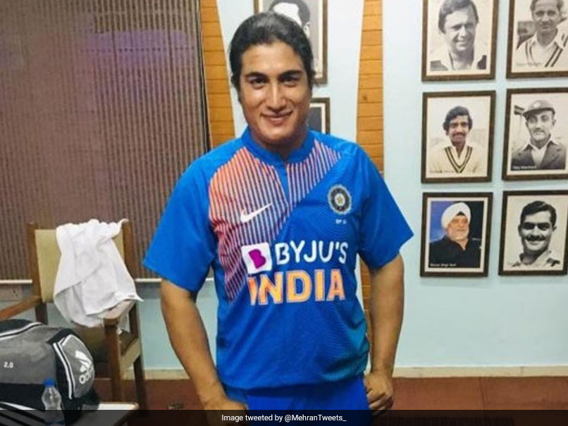 WPL: जासिया अख्तर के घर पर जश्न का माहौल, बनेंगी लीग में खेलने वाली जम्मू-कश्मीर की पहली महिला क्रिकेटर