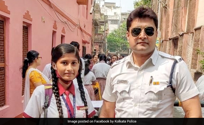 Kolkata Cop Helps Student Reach Examination Centre, Internet Praises Kind Gesture
