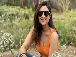 कभी अनुष्का शर्मा के पीआर का काम संभालती थीं परिणीति चोपड़ा, बाद में बन गईं उन्हीं की कोस्टार, तीन महीने में यूं बदली तकदीर कभी अनुष्का शर्मा के पीआर का काम संभालती थीं परिणीति चोपड़ा, बाद में बन गईं उन्हीं की कोस्टार, तीन महीने में यूं बदली तकदीर
