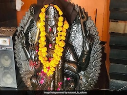 Shani Vakri: जल्द होने वाले हैं शनि वक्री, किस राशि पर पड़ेगा कैसा प्रभाव जानें यहां Shani Vakri: जल्द होने वाले हैं शनि वक्री, किस राशि पर पड़ेगा कैसा प्रभाव जानें यहां