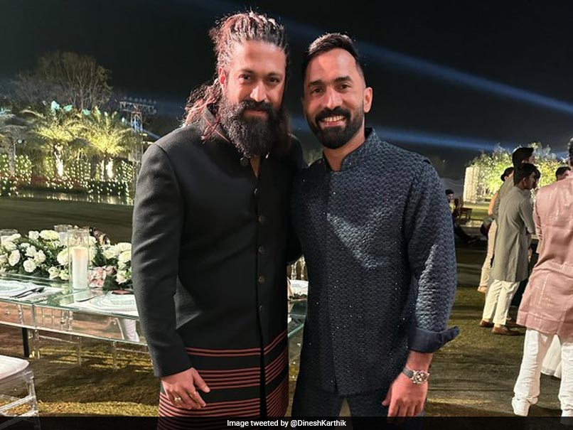 "Salaam Rocky Bhai": Dinesh Karthik Left Star Stuck After Meeting KGF Star Yash