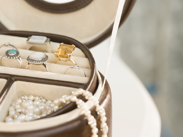 Time to update your jewellery