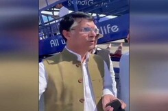 Cops Deplane Congress's Pawan Khera In Delhi: "Was Told Luggage Check" Cops Deplane Congress's Pawan Khera In Delhi: "Was Told Luggage Check"