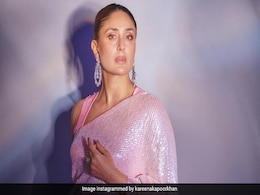 करीना कपूर ने गुलाबी साड़ी में वैलेंटाइन डे पर शेयर की फोटो, सैफ को नहीं इन्हें बताया अपना फेवरिट करीना कपूर ने गुलाबी साड़ी में वैलेंटाइन डे पर शेयर की फोटो, सैफ को नहीं इन्हें बताया अपना फेवरिट