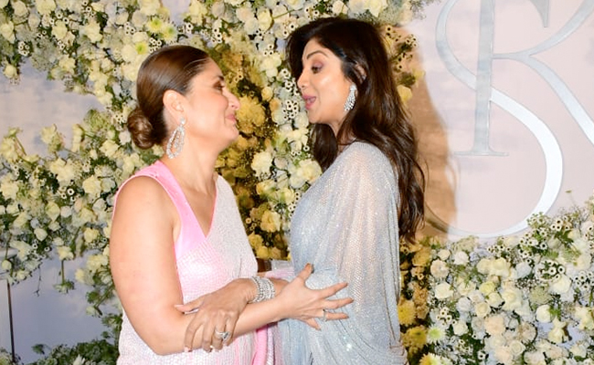 <i>Jab</i> They Met: Kareena Kapoor And Shilpa Shetty Hugged At Kiara Advani-Sidharth Malhotra's Reception