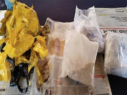 बीएसएफ ने भारत-पाक सीमा पर ड्रोन को रोका, दो किलो हेरोइन बरामद की बीएसएफ ने भारत-पाक सीमा पर ड्रोन को रोका, दो किलो हेरोइन बरामद की