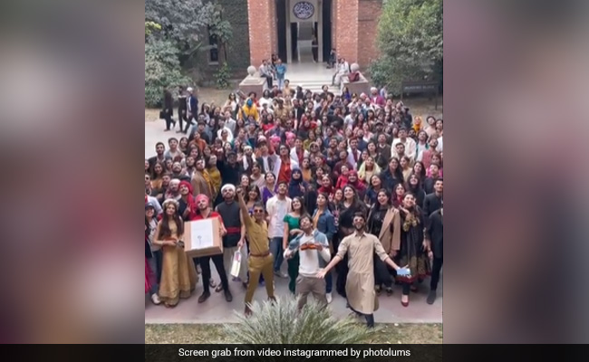 Watch: Pakistan University Students Celebrating 'Bollywood Day' Sparks Debate Online