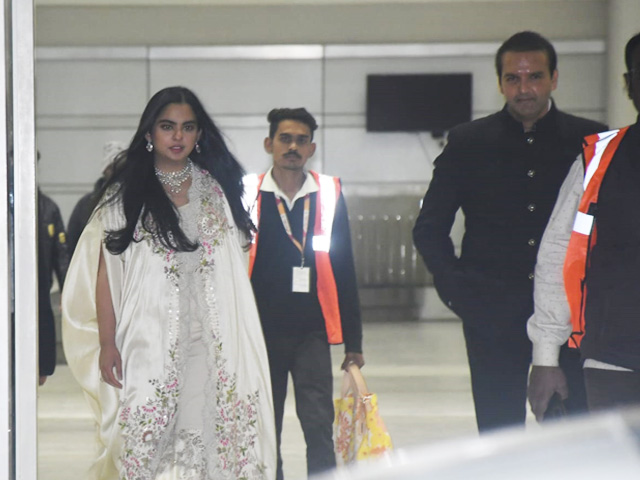 Watch: Isha Ambani Reaches Jaisalmer To Attend Kiara-Sidharth's Wedding