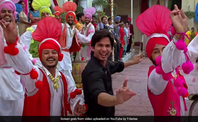 On Shahid Kapoor's Birthday, Here's A List Of His Best Dance Numbers