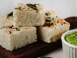 वजन घटाने के लिए अपनी डाइट में शामिल करें ये हेल्दी नाश्ता, यहां देखें ओट्स ढोकला बनाने की आसान रेसिपी