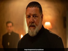 Australian Restaurant Refuses Service To Russell Crowe, Girlfriend Because They Were Wearing... Australian Restaurant Refuses Service To Russell Crowe, Girlfriend Because They Were Wearing...