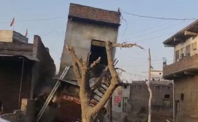 2-Storey UP Building Collapses Live On Camera. A Basement Was Being Dug