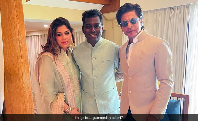 शाहरुख खान मिले 'जवान' फ़िल्म के डायरेक्टर एटली के न्यू बोर्न बेबी से! अब किंग खान ने कही ये बात